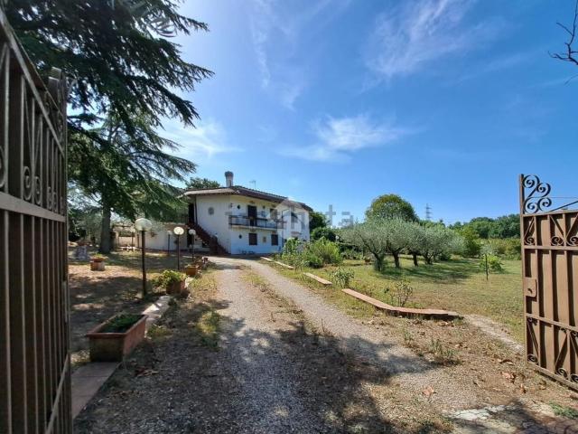 Casa in vendita a Fabrica di Roma, Viterbo