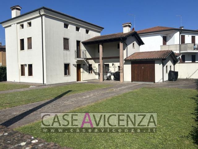 Casa in vendita a Camisano Vicentino, Veneto