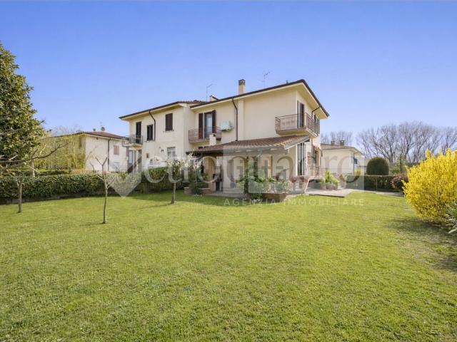Casa in vendita a Ostiglia, Mantova