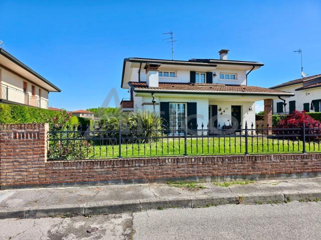 Casa in vendita a Ceregnano, Veneto