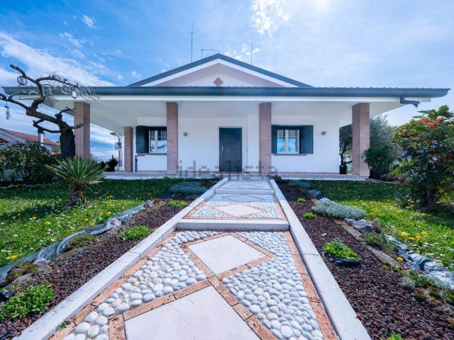 Casa in vendita a Motta Di Livenza, Veneto