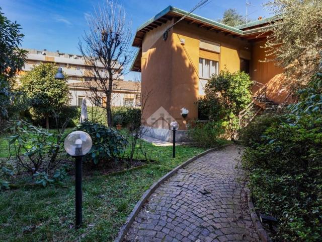 Casa in vendita a Castegnate, Castellanza