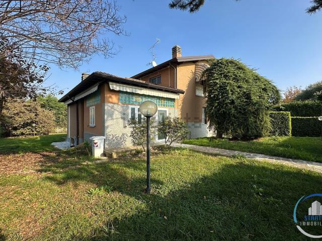 Casa in vendita a Busnago, Lombardia