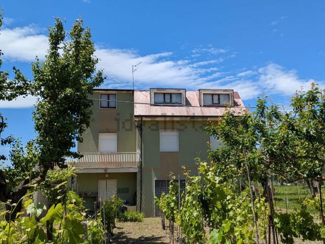 Casa in vendita a Isernia, Molise