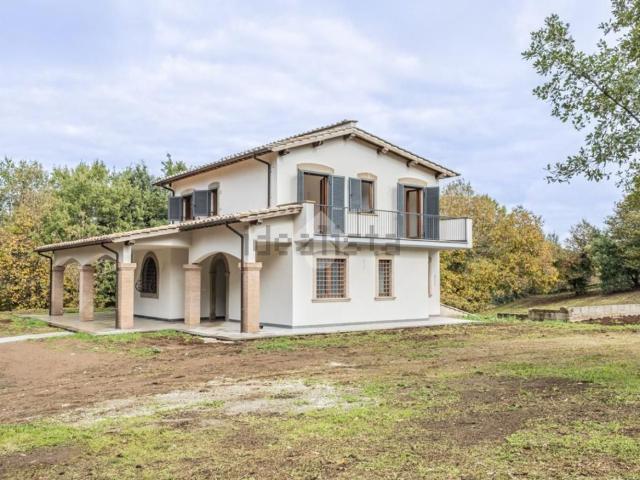 Casa in vendita a Bassano Romano, Lazio