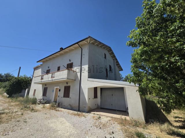 Casa in vendita a Santa Caterina, Penne