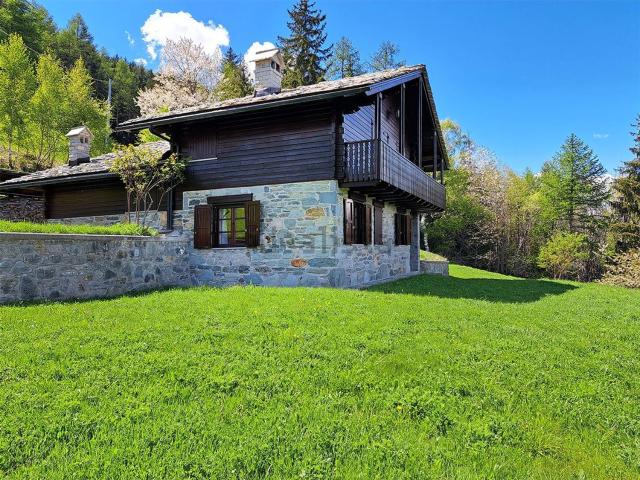 Casa in vendita a Fenis, Aosta