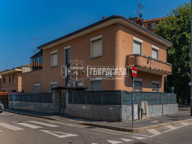Casa in vendita a Municipio 9, Milano