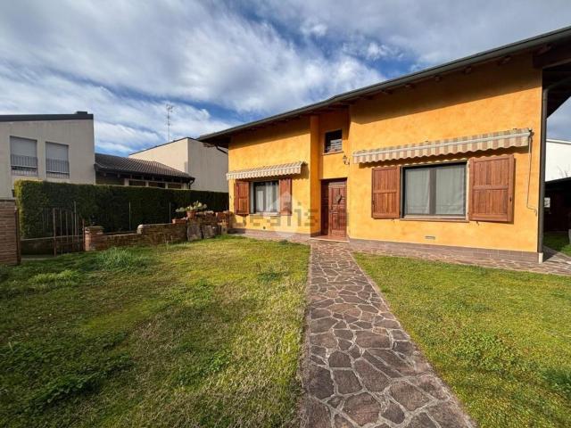 Casa in vendita a Frassino, San Giorgio Di Mantova