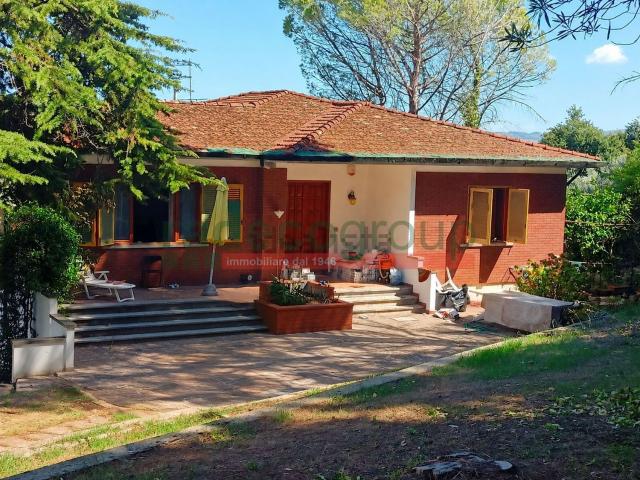 Casa in vendita a Collesalvetti, Toscana