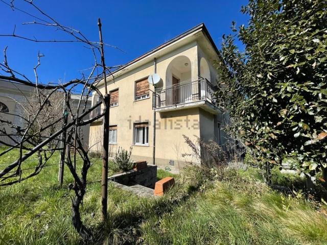 Casa in vendita a Colle Brianza, Lombardia