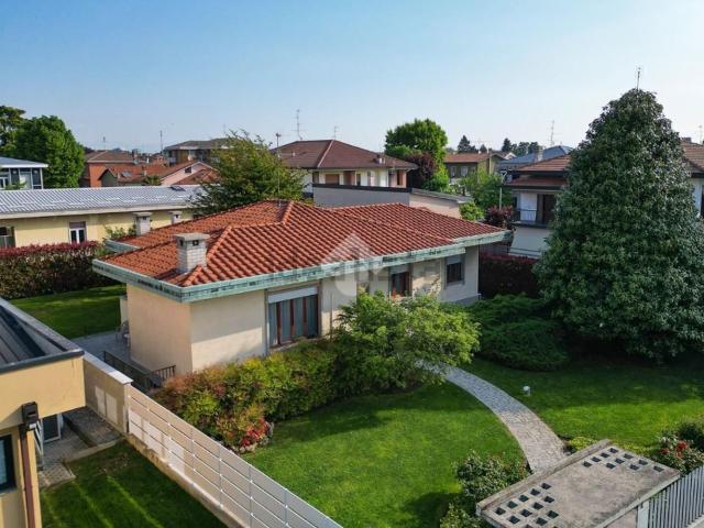 Casa in vendita a Lainate, Lombardia