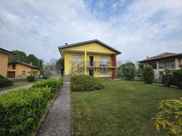 Casa in vendita a Vergiate, Lombardia
