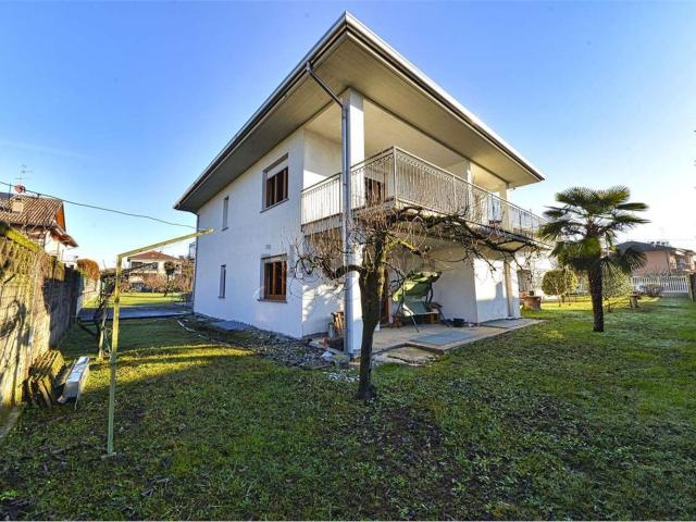 Casa in vendita a Cislago, Lombardia