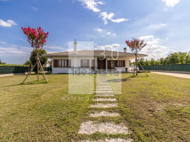 Casa in vendita a Maserada Sul Piave, Veneto