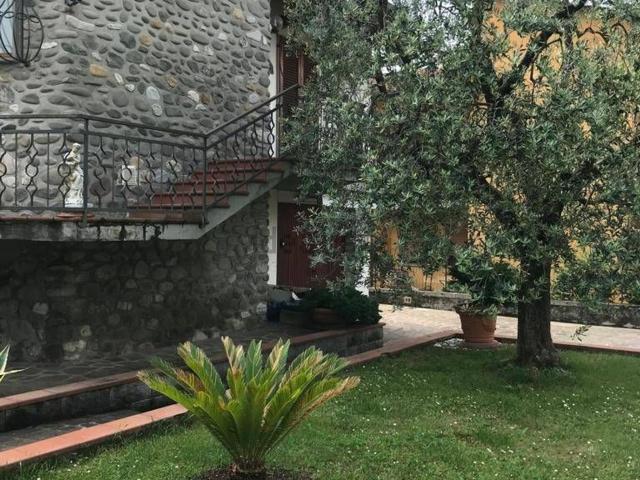 Casa in vendita a Chiesina Montalese, Pistoia