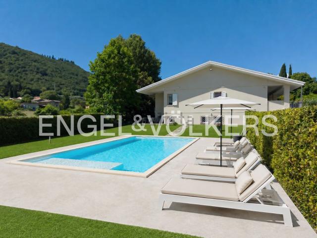 Casa in vendita a Garda, Veneto