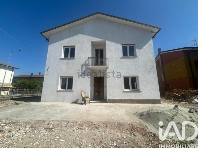 Casa in vendita a Castel D'ario, Lombardia