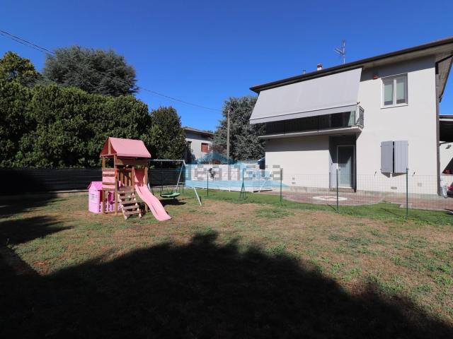 Casa in vendita a Palosco, Lombardia