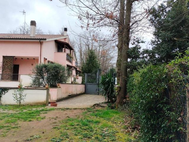 Casa in vendita a Bassano Romano, Lazio