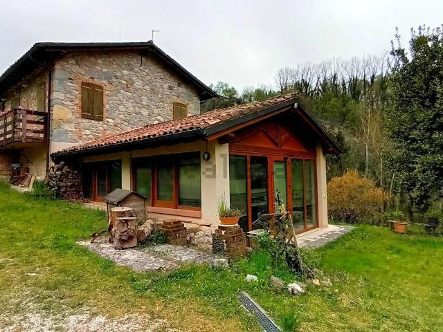 Casa in vendita a Tarzo, Veneto