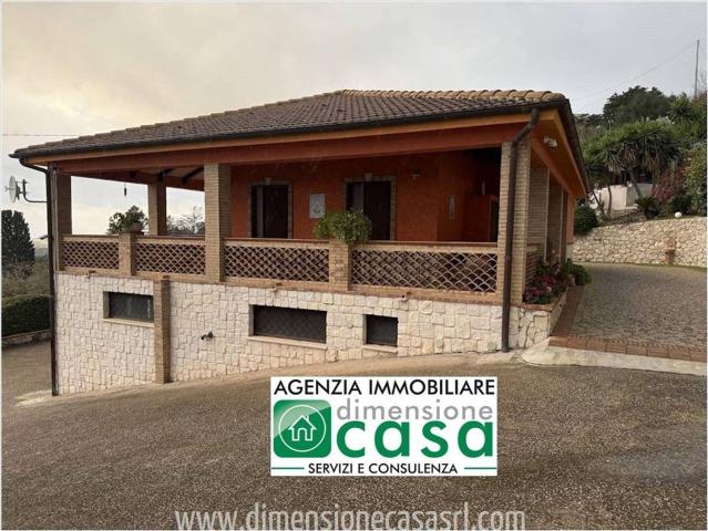 Casa in vendita a Caltanissetta, Sicilia