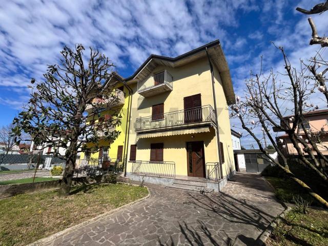 Casa in vendita a Levate, Lombardia