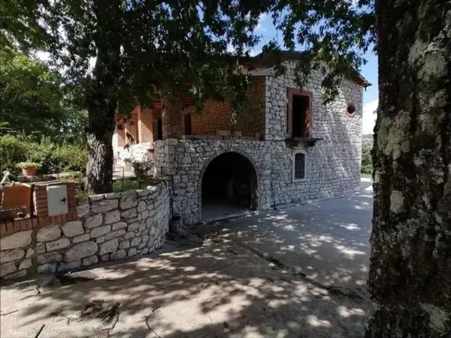 Casa in vendita a Sassinoro, Campania