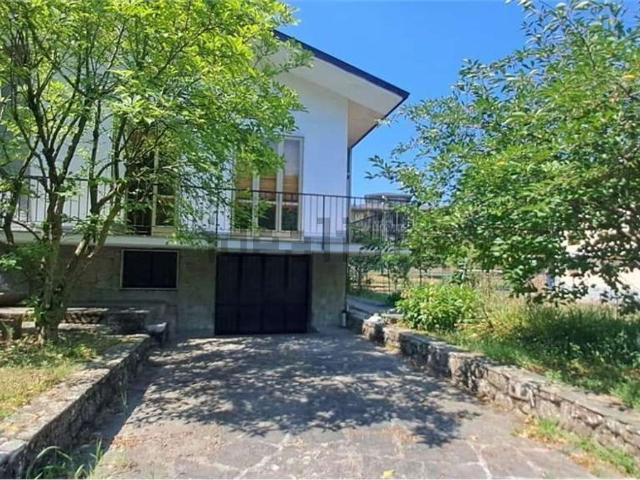 Casa in vendita a Rivanazzano, Lombardia