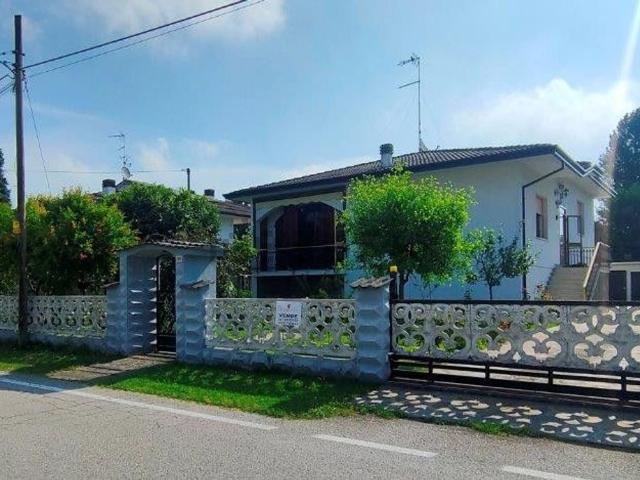 Casa in vendita a Stienta, Veneto