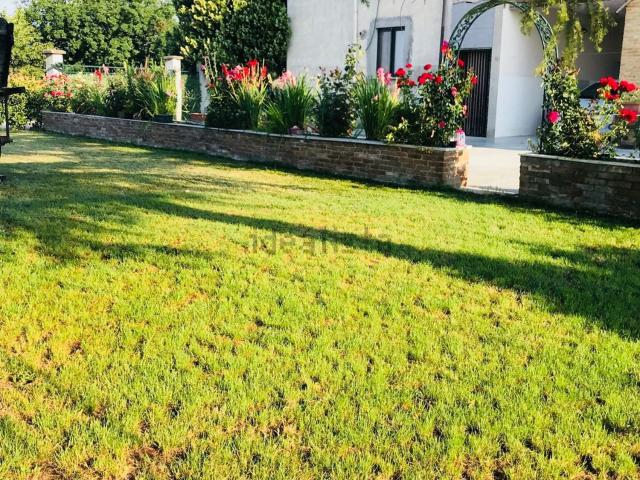 Casa in vendita a Casteggio, Lombardia