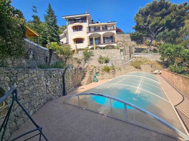 Casa in vendita a Ventimiglia, Liguria