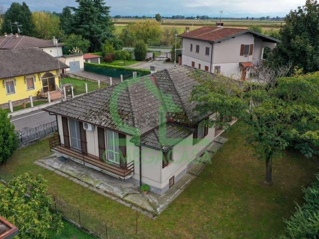 Casa in vendita a Castiglione D'adda, Lombardia