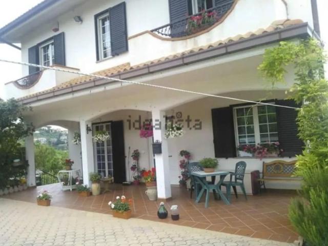 Casa in vendita a Santa Caterina, Penne