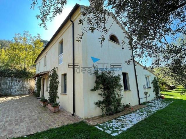 Casa in vendita a Loreto Aprutino, Abruzzo
