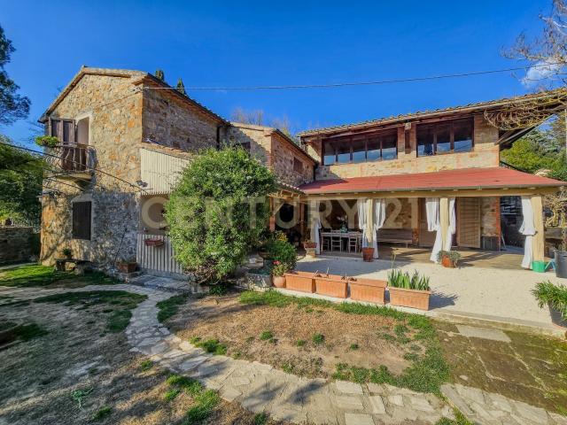 Casa in vendita a Unione di Comuni Montani Colline del Fiora, Manciano
