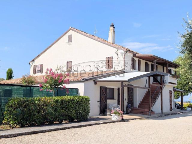 Casa in vendita a Sant'Angelo, Marche