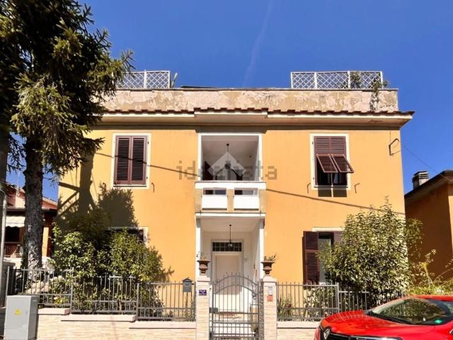 Casa in vendita a Carrara, Toscana