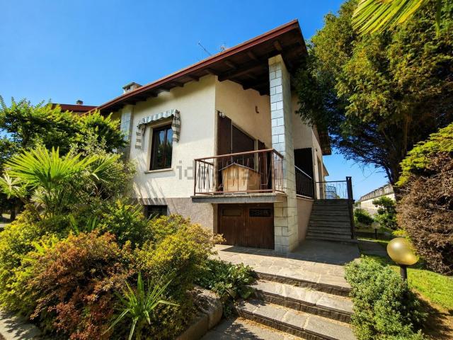 Casa in vendita a Venegono Inferiore, Lombardia