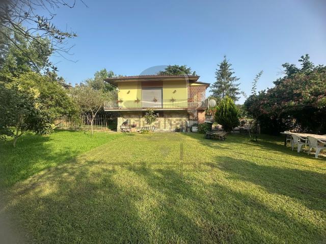 Casa in vendita a Perticata, Carrara