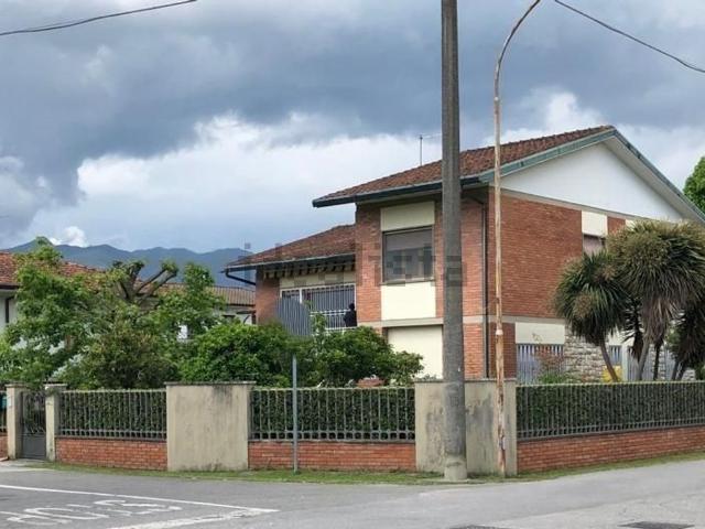 Casa in vendita a Tonfano, Toscana