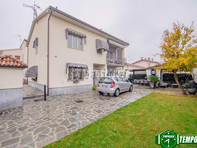 Casa in vendita a Rotta, Travacò Siccomario
