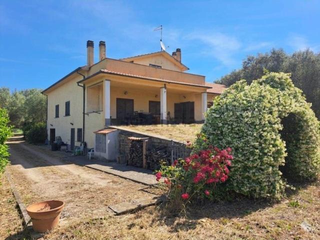 Casa in vendita a Vetralla, Lazio