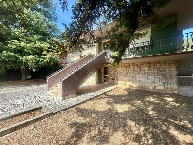 Casa in vendita a Sovicille, Toscana
