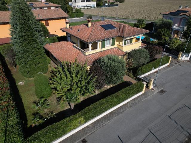 Casa in vendita a Pianura Reggiana, Re