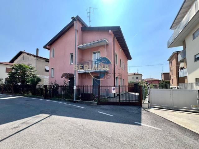 Casa in vendita a Ranica, Lombardia
