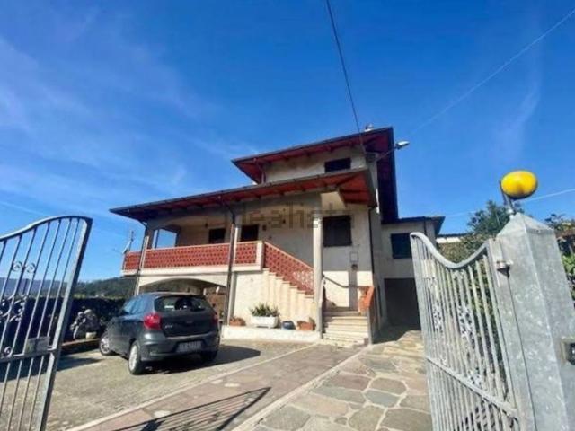 Casa in vendita a Dogana, Luni