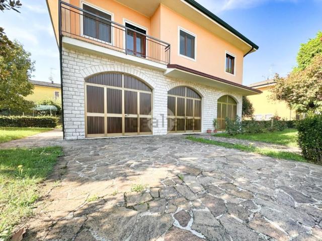 Casa in vendita a Manerbio, Lombardia