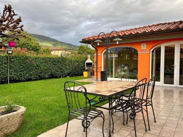 Casa in vendita a Pistoia, Case Vecchie