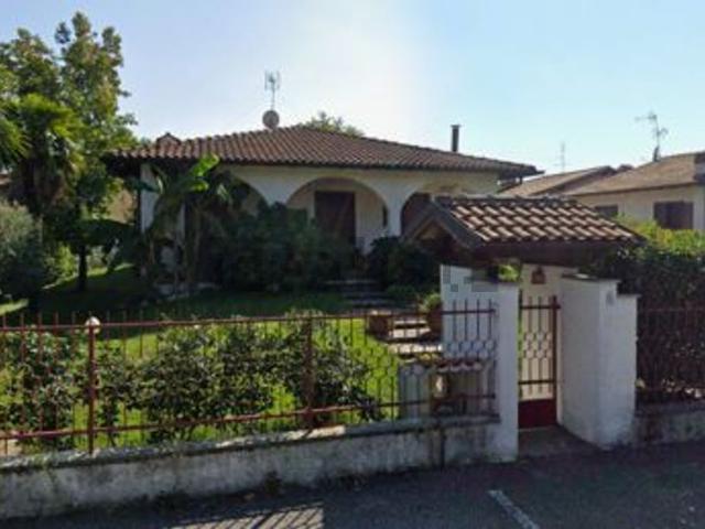 Casa in vendita a Motta Visconti, Lombardia